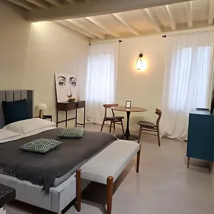Parmigianino Nove Apartamento